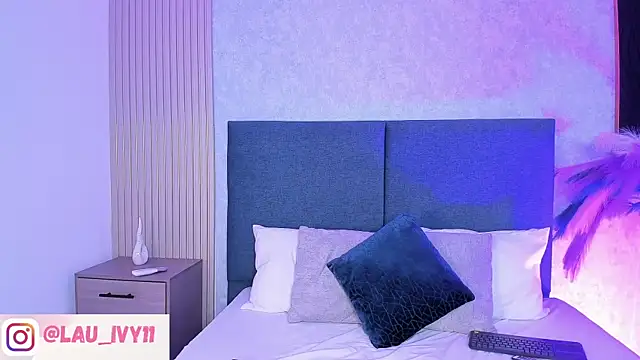 Laura Ivy online show from March 26, 12:58 pm