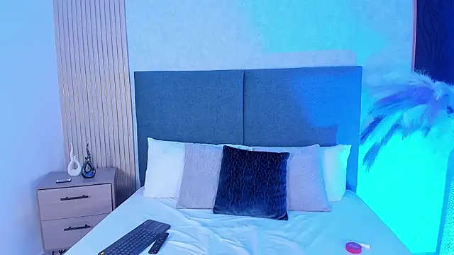 Laura Ivy online show from February 9, 1:31 pm