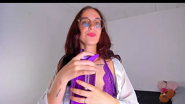 Laura Ivy online show from June 10, 2:07 pm