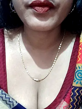 Snapshot of spicysuhana chatting on December 1, 11:05 pm spicysuhana online show from December 1, 11:05 pm