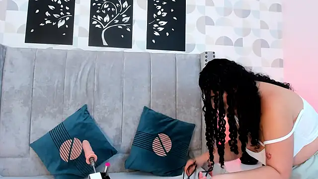 cristhi esterling online show from November 5, 12:19 pm