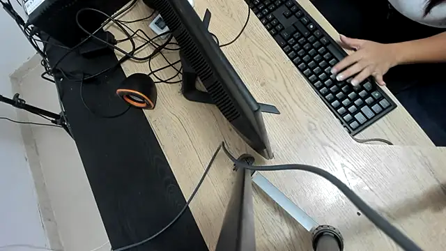 Tatihot69 online show from November 24, 8:31 pm