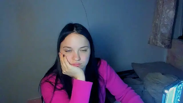 VoxxAura online show from November 6, 7:29 pm