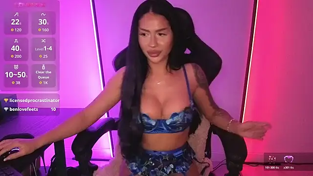 Snapshot of alisonrouge chatting on January 8, 11:11 pm alisonrouge online show from January 8, 11:11 pm