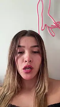 Lovejuana  online show from November 25, 1:55 pm