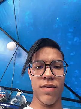 diegoand0911 online show from April 4, 3:29 pm