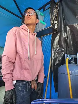 diegoand0911 online show from April 2, 3:41 pm