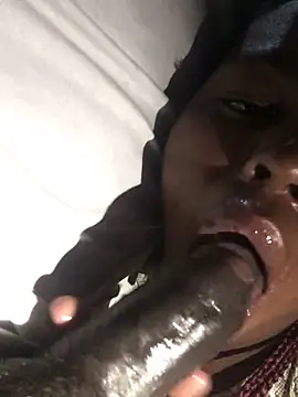 Snapshot of ffinegirl chatting on October 30, 8:17 pm ffinegirl online show from October 30, 8:17 pm