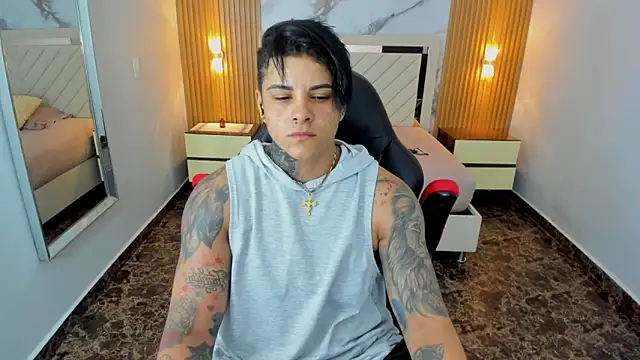KAROLLJONES1 online show from June 10, 7:15 pm