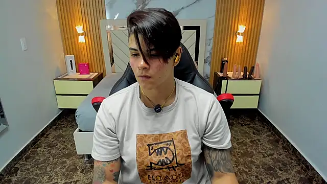 KAROLLJONES1 online show from March 6, 7:42 pm