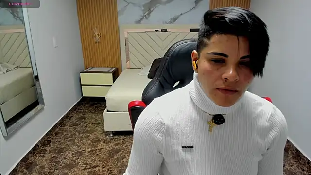 KAROLLJONES1 online show from May 12, 7:31 pm