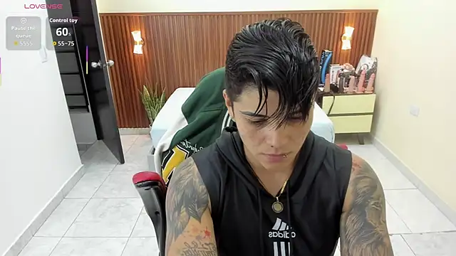 KAROLLJONES1 online show from September 11, 2:33 am