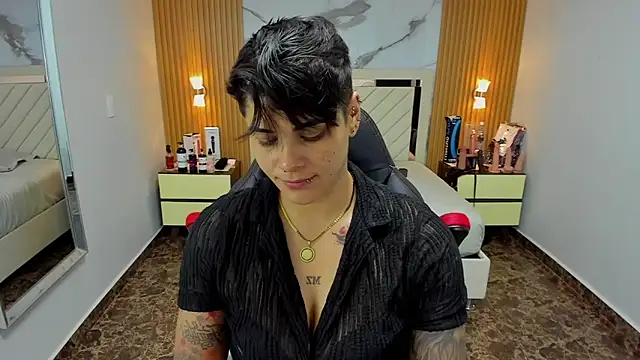 KAROLLJONES1 online show from October 16, 7:44 pm
