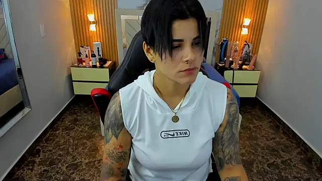 KAROLLJONES1 online show from December 20, 12:19 pm