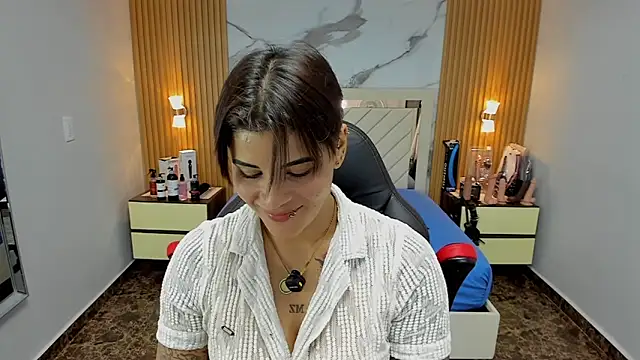 KAROLLJONES1 online show from November 7, 11:30 pm