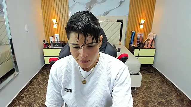 KAROLLJONES1 online show from October 7, 2:56 am