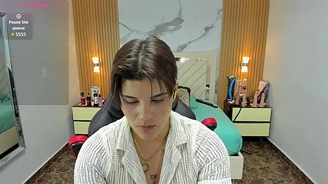 KAROLLJONES1 online show from October 25, 7:36 pm