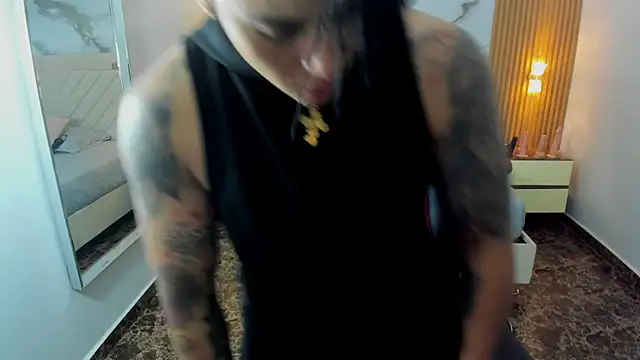 KAROLLJONES1 online show from July 11, 12:38 pm