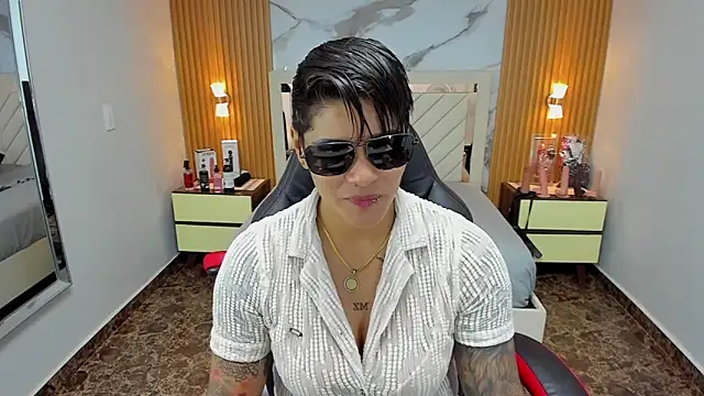 KAROLLJONES1 online show from November 20, 7:14 pm