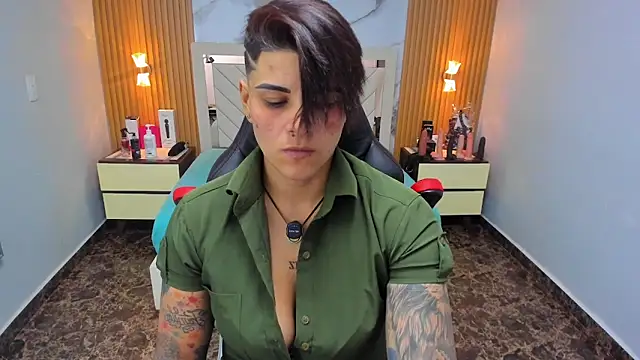 KAROLLJONES1 online show from February 3, 7:52 pm