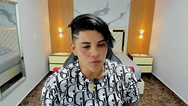 KAROLLJONES1 online show from May 6, 7:29 pm