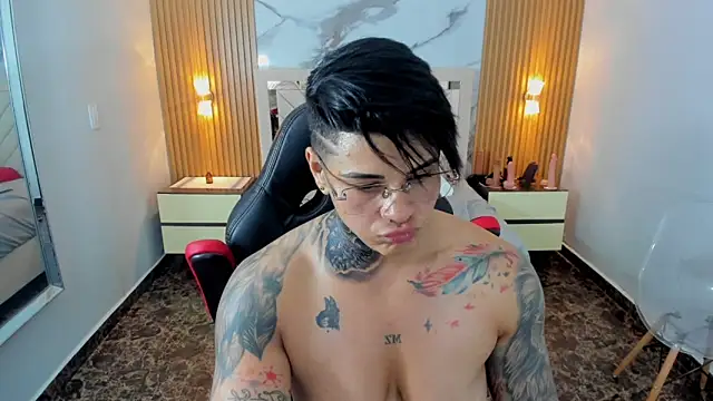 KAROLLJONES1 online show from May 30, 12:28 am