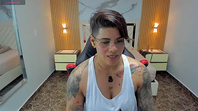 KAROLLJONES1 online show from March 19, 7:36 pm