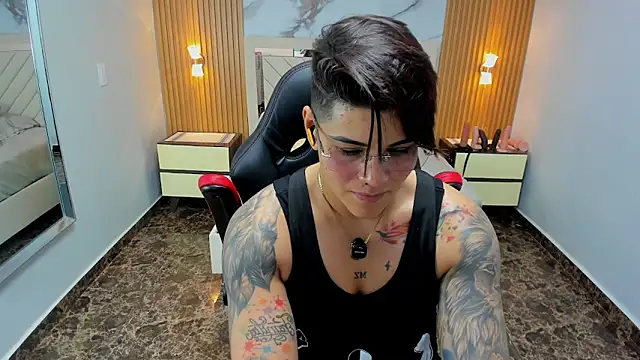 KAROLLJONES1 online show from March 18, 7:26 pm