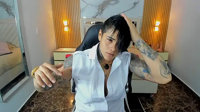 KAROLLJONES1 online show from July 17, 7:33 pm