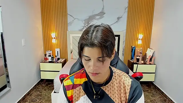 KAROLLJONES1 online show from November 12, 7:40 pm