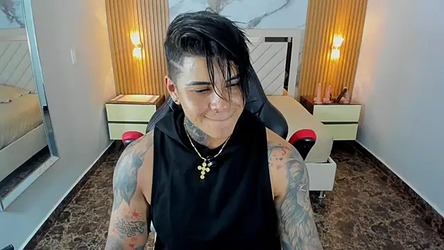 KAROLLJONES1 online show from June 25, 7:30 pm