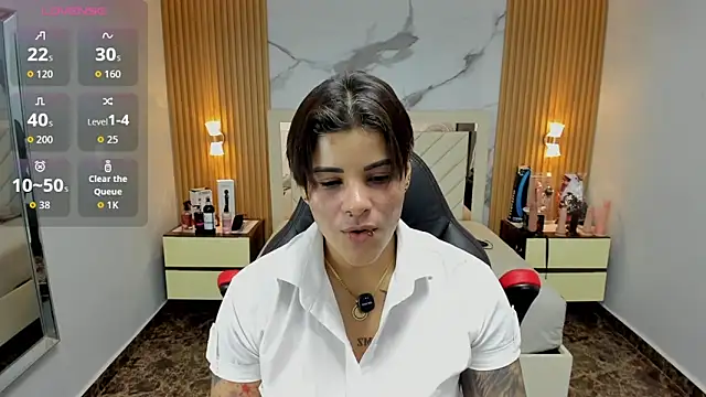 KAROLLJONES1 online show from November 26, 7:25 pm