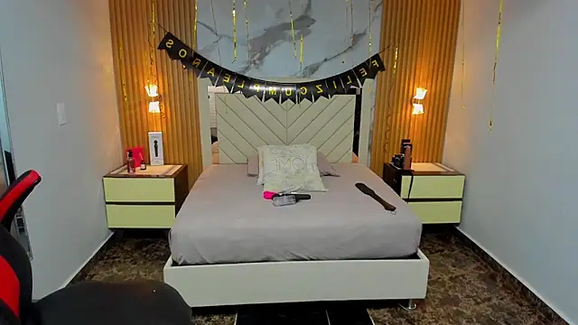 KAROLLJONES1 online show from February 7, 12:35 pm