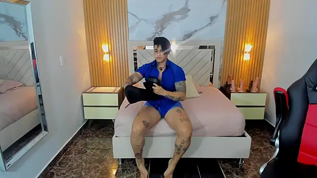 KAROLLJONES1 online show from July 4, 12:32 pm