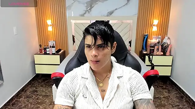 KAROLLJONES1 online show from September 18, 2:25 am