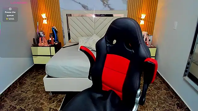 KAROLLJONES1 online show from January 17, 8:01 pm