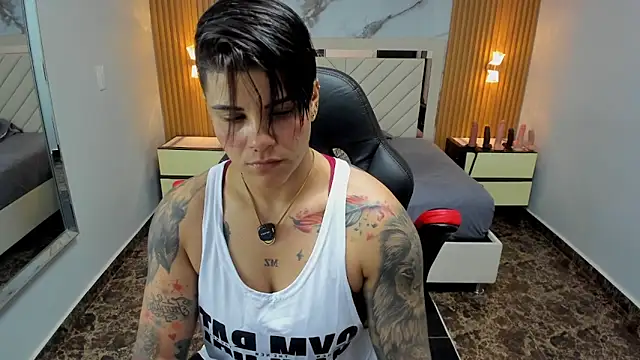 KAROLLJONES1 online show from March 16, 7:38 pm