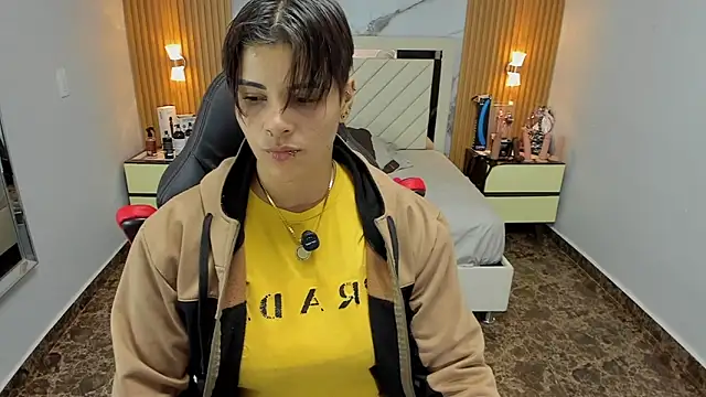 KAROLLJONES1 online show from November 14, 7:39 pm