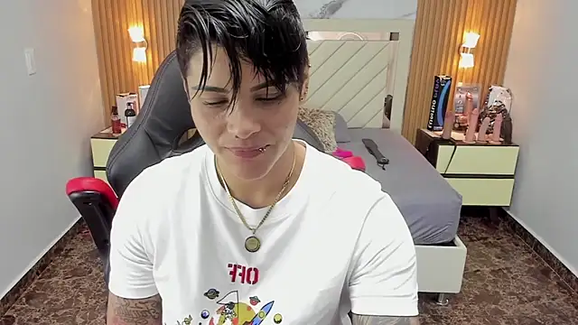 KAROLLJONES1 online show from September 25, 2:39 am