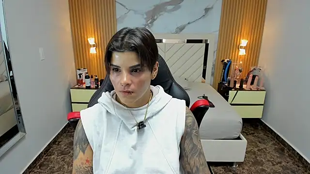 KAROLLJONES1 online show from November 28, 7:36 pm