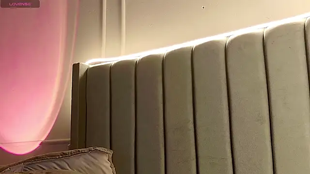 Snapshot of Ice_Princess_ chatting on November 21, 11:31 am Ice Princess online show from November 21, 11:31 am