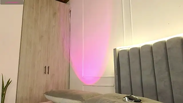 Snapshot of Ice_Princess_ chatting on November 13, 8:46 pm Ice Princess online show from November 13, 8:46 pm