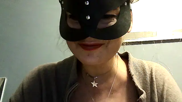 vanitafalcao online show from November 11, 7:19 pm