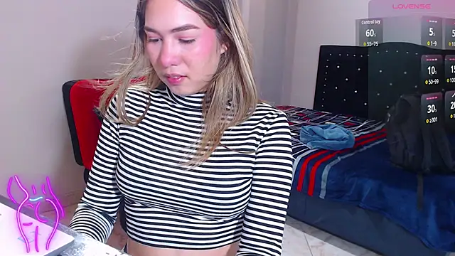 Snapshot of Angel_Megan chatting on December 2, 6:31 pm Angel Megan online show from December 2, 6:31 pm