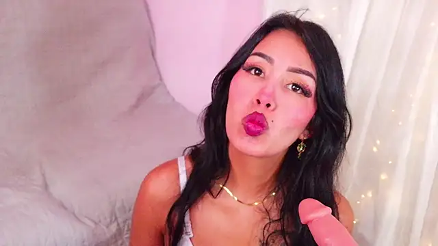 Snapshot of Miss_Charlottet chatting on June 18, 10:04 pm Miss Charlottet online show from June 18, 10:04 pm