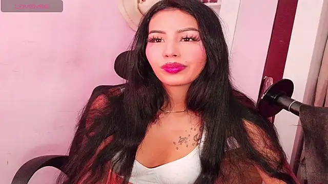 Snapshot of Miss_Charlottet chatting on July 10, 9:37 pm Miss Charlottet online show from July 10, 9:37 pm