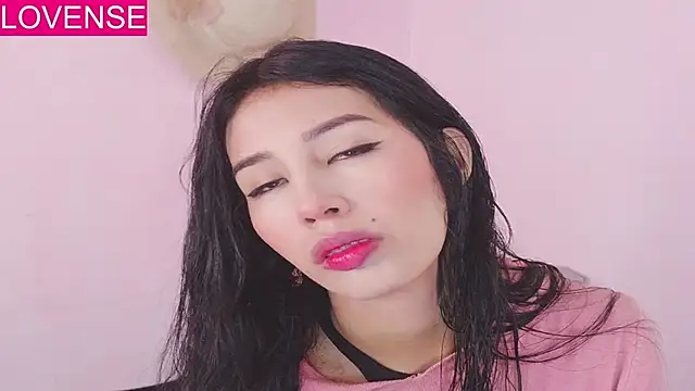 Miss Charlottet online show from May 5, 2:20 pm