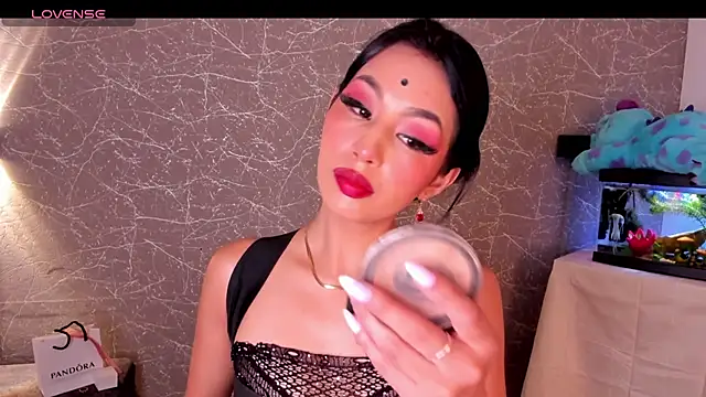 Miss Charlottet online show from December 20, 3:31 am