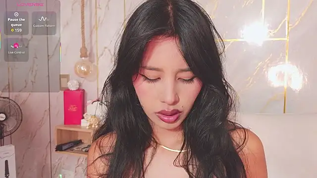 Miss Charlottet online show from March 23, 8:19 pm