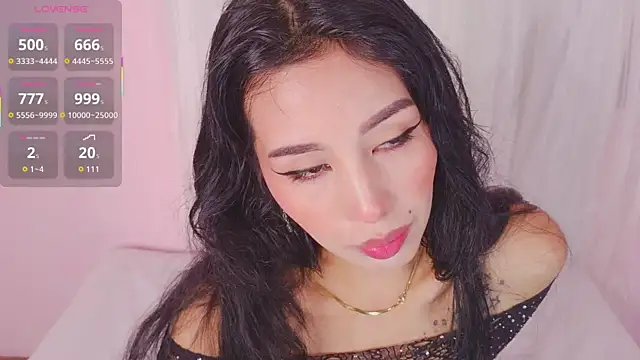 Miss Charlottet online show from April 30, 9:30 pm